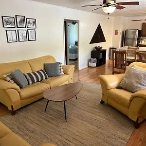 Great Location, Right By Beaches And Snorkeling! Haleiwa